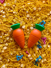 Load image into Gallery viewer, Carrots x2