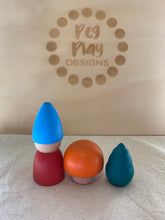 Load image into Gallery viewer, Seconds Peg Dolls #72