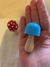 Load image into Gallery viewer, Seconds Peg Dolls #81