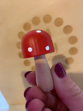 Load image into Gallery viewer, Seconds Peg Dolls #85